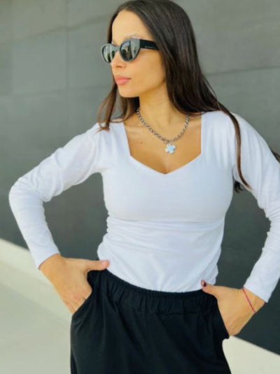 Remera escote corazón